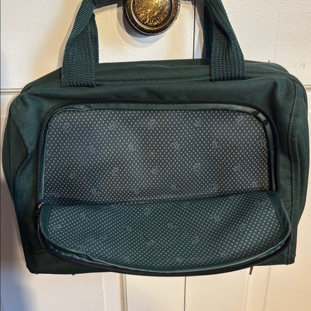 Men’s Green Travel Bag lots of space and pockets! - Picture 3 of 12